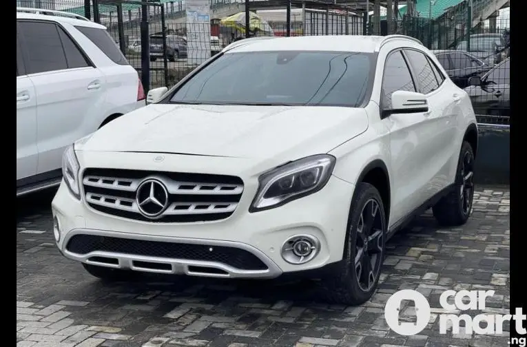 Pre-Owned 2015 Mercedes Benz GLA250