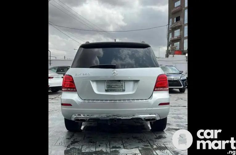 Pre-Owned 2014 Mercedes Benz GLK350