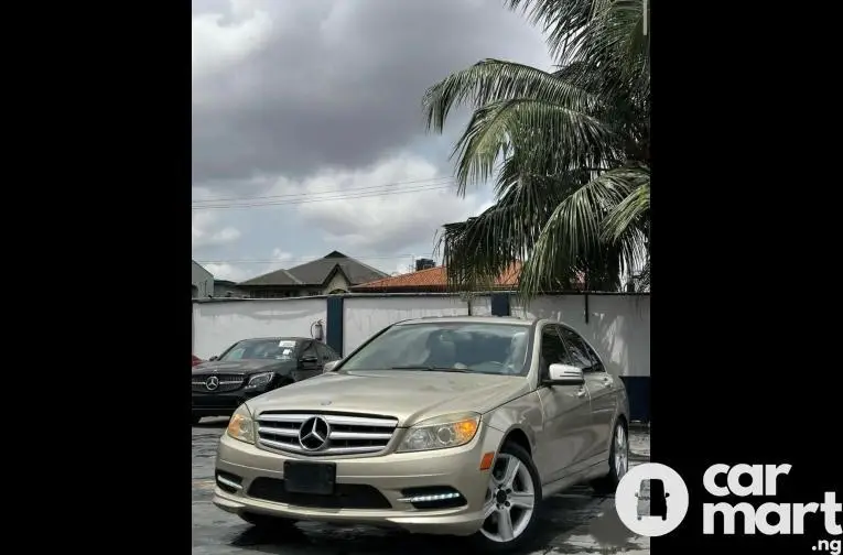 Pre-Owned 2010 Mercedes Benz C300