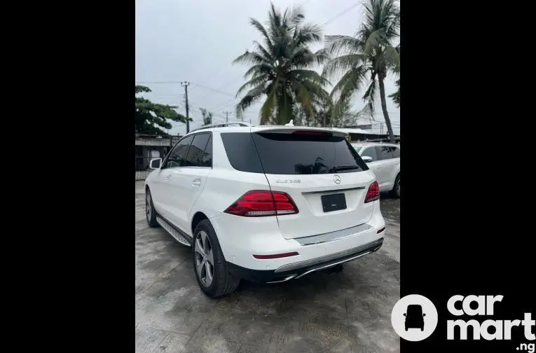 Pre-Owned 2017 Mercedes Benz GLE350