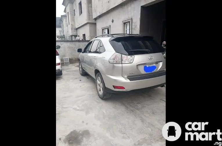 Clean Registered 2005 Lexus RX330 With Tesla Screen