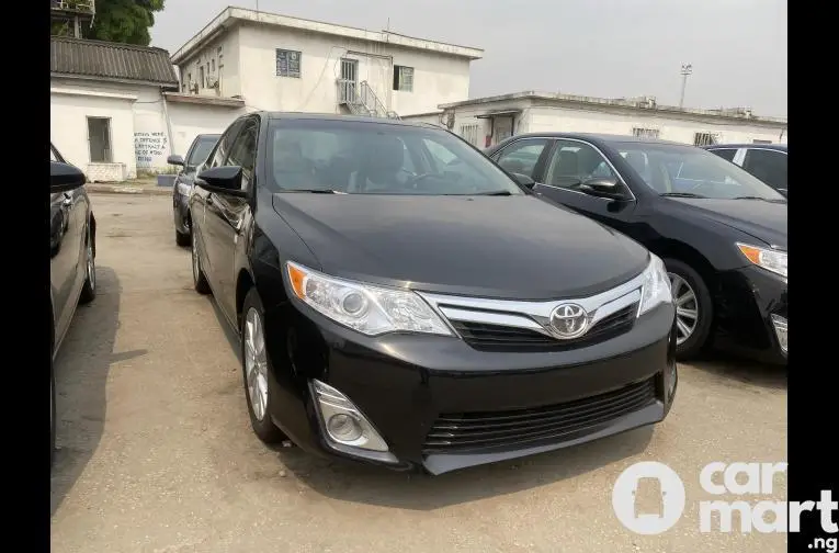 Foreign Used 2013 Toyota Camry xle - 1