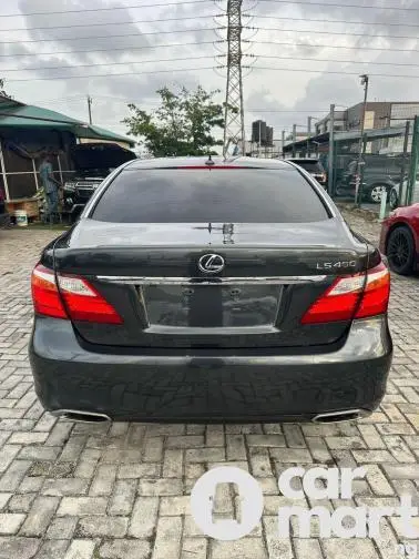 Pre-Owned 2011 Lexus LS460