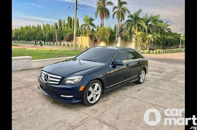 SUPER CLEAN 2010 MERCEDES BENZ C300