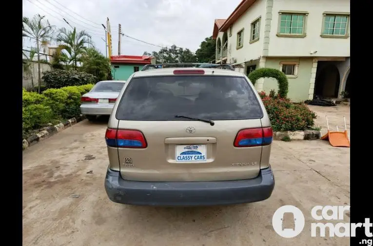 Super Clean 2001 Toyota Sienna