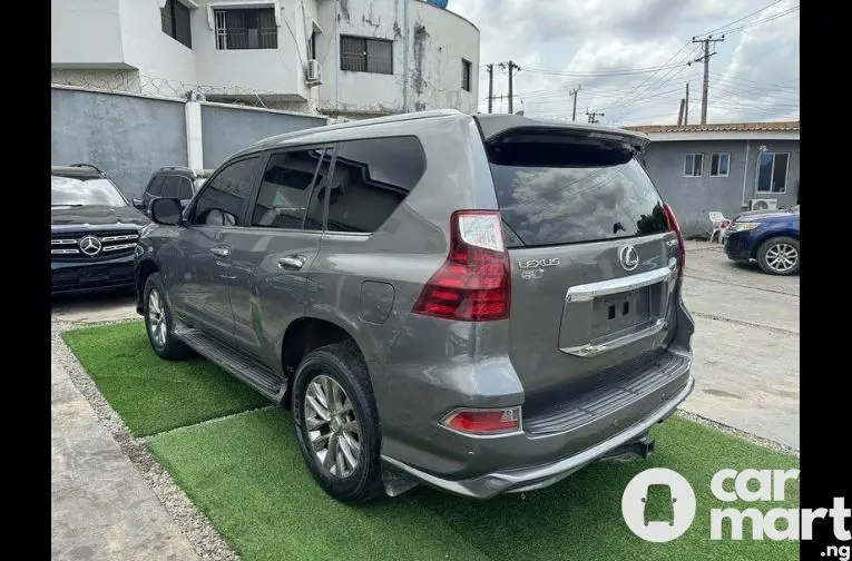 Pre-owned 2010 Lexus GX460 upgraded to 2020