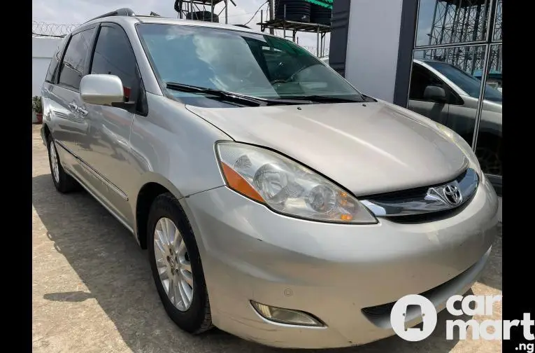 Nigerian Used 2009 Toyota Sienna Limited