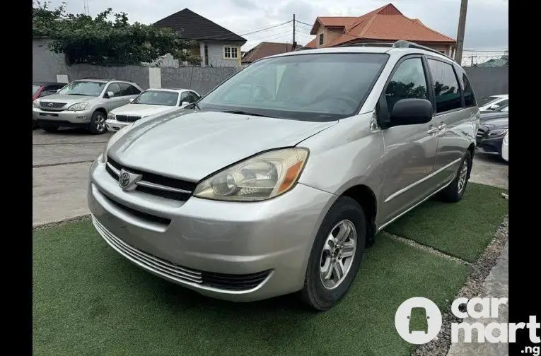 Pre-owned 2005 Toyota Sienna