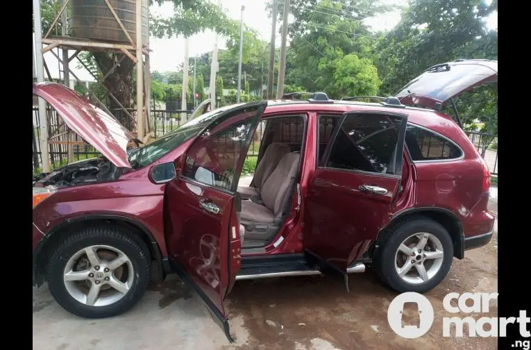 A clean Used Honda CRV 2008