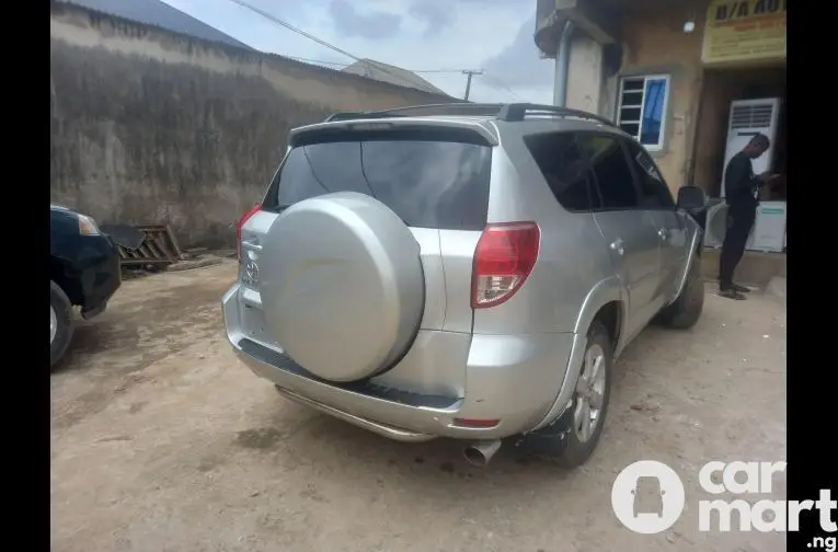 NAIJA USED 2007 TOYOTA RAV4