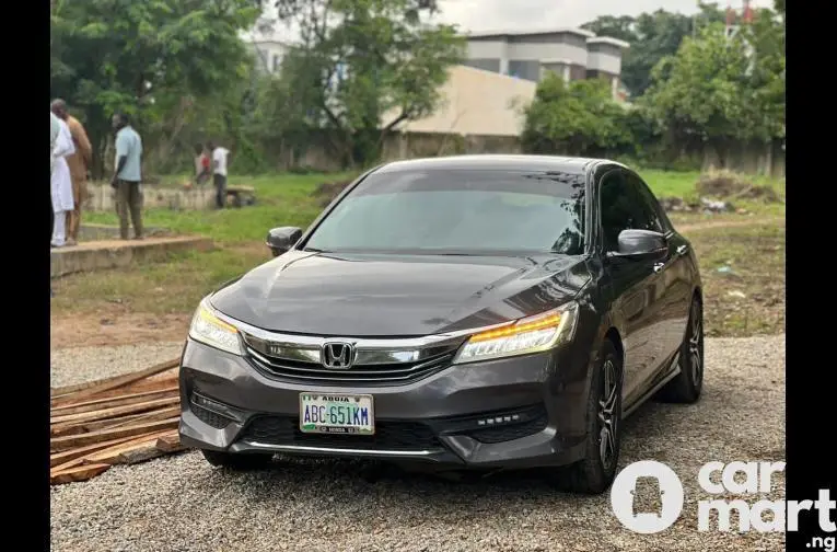 SUPER CLEAN 2017 UPGRADED HONDA ACCORD