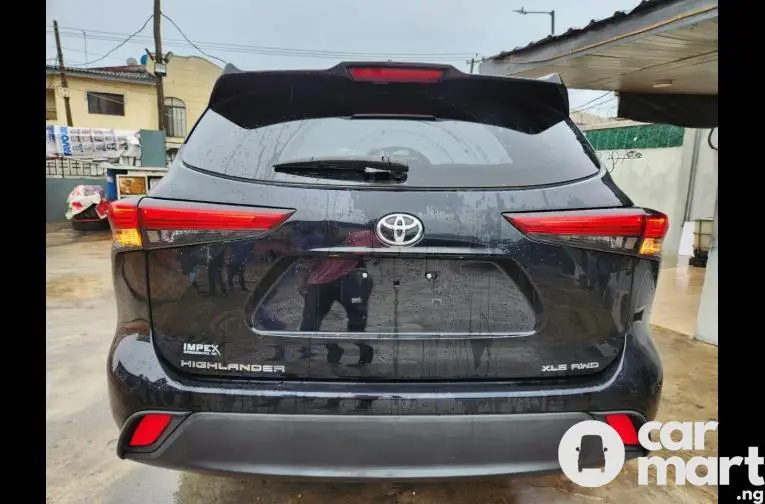 Toyota highlander 2020 xle, foreign used