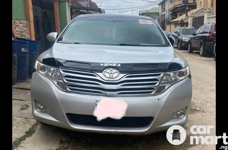 Briefly Used 2012 Toyota VENZA AWD