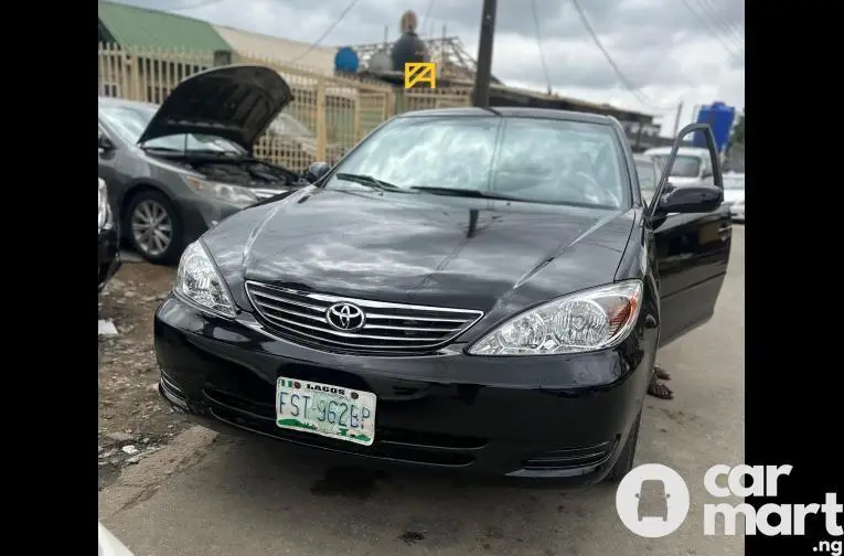 2004 Toyota Camry LE