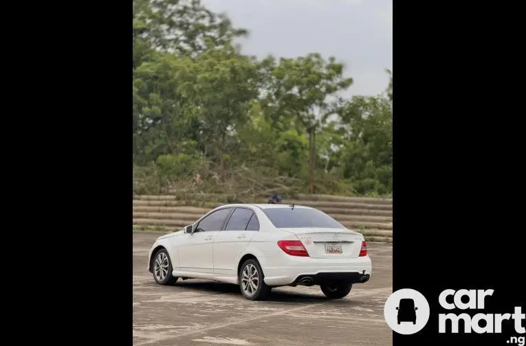 SUPER CLEAN 2014 MERCEDES BENZ C300