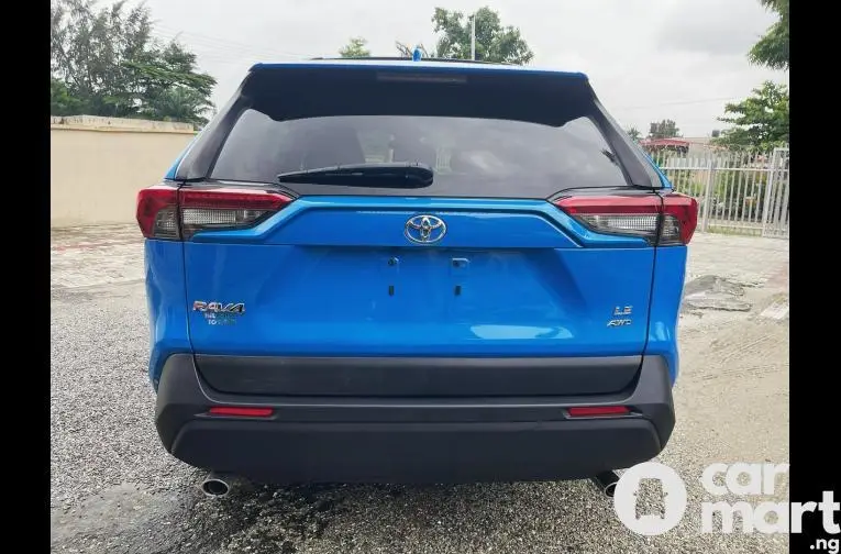 Toyota RAV4 2019 LE AWD