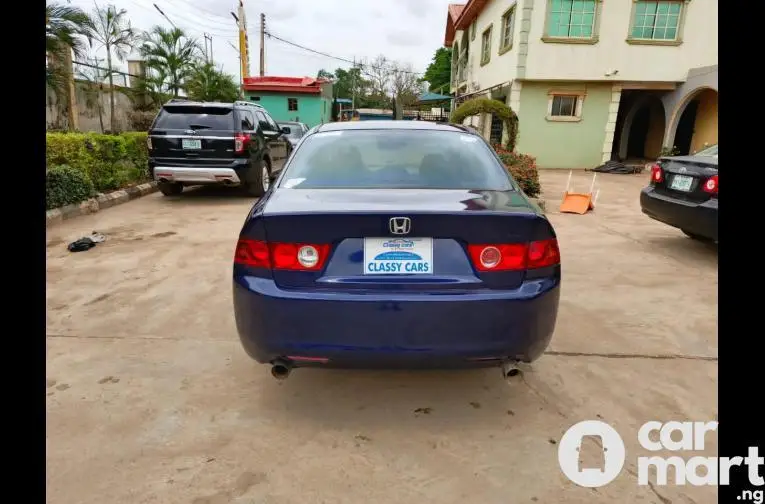 Clean Honda Accord 2004 Model