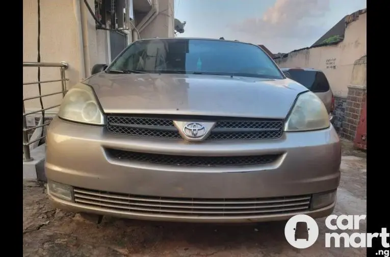 Used Toyota Sienna 2006