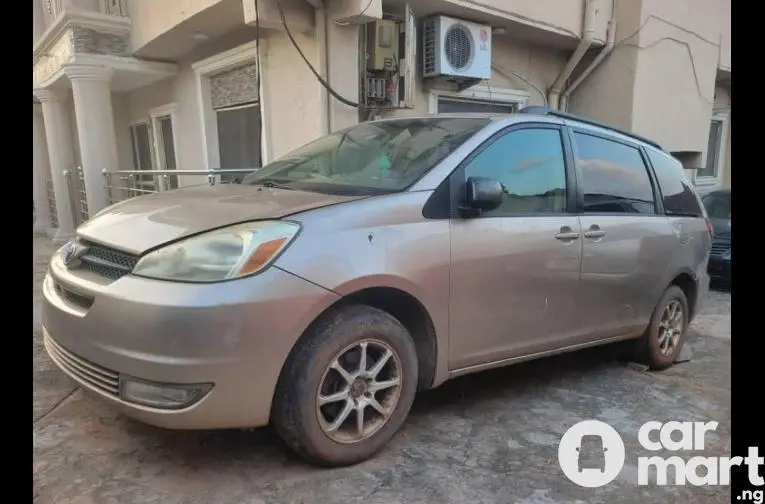 Used Toyota Sienna 2006