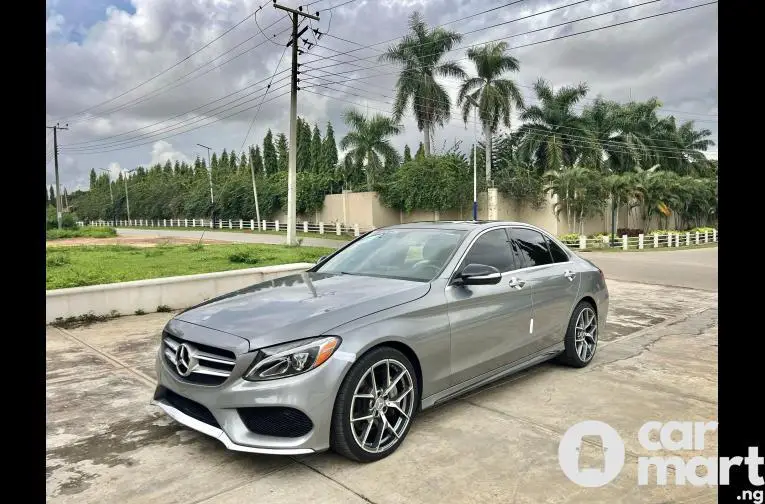 2015 MERCEDES BENZ C300 FULL OPTION