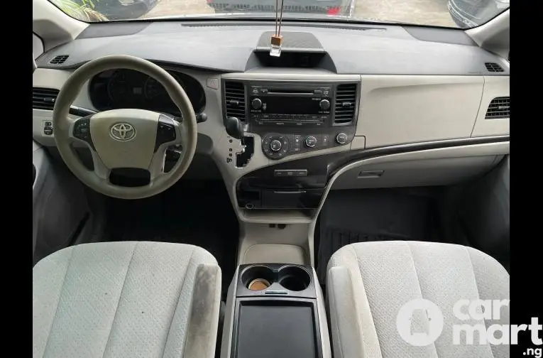 Nigerian Used 2011 Toyota Sienna LE