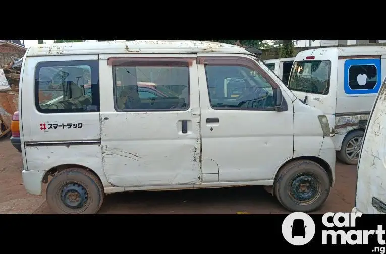 Daihatsu HIJET bus