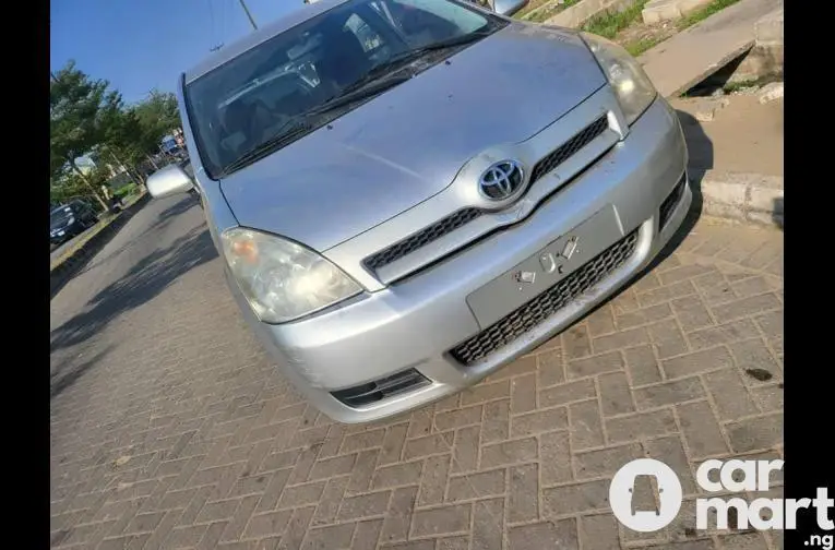 Foreign used 2010 Toyota Corolla Verso