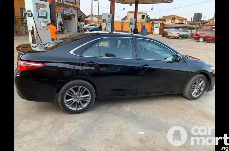 2015 Toyota Camry Sport - 5