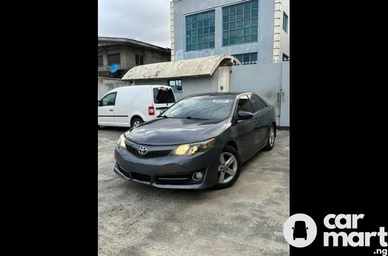 Tokunbo 2012 Toyota Camry SE - 1