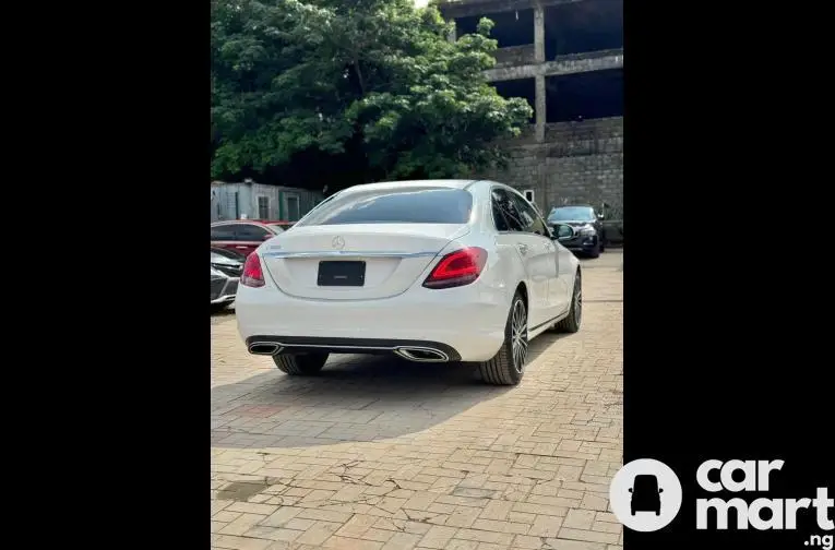 SUPER CLEAN 2020 MERCEDES BENZ C300 - 5