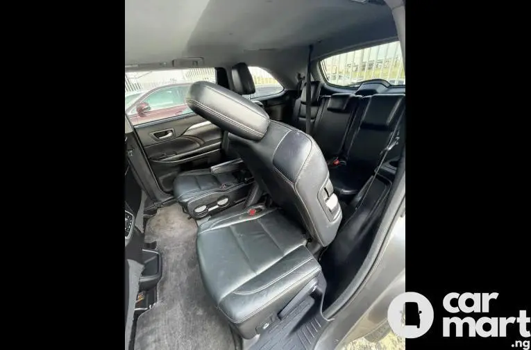 Foreign Used 2019 Toyota Highlander XLE