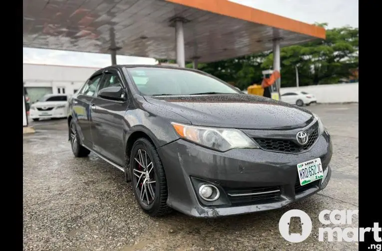 Toyota Camry 2014 hybrid