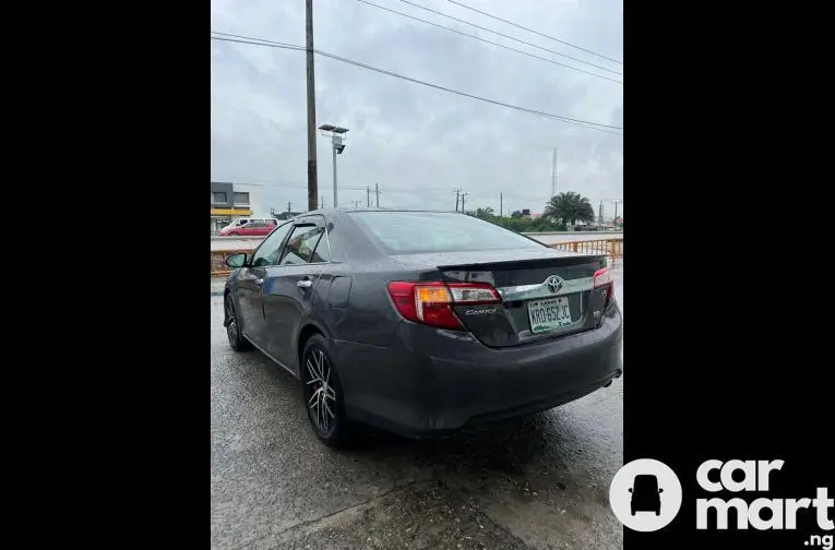 Toyota Camry 2014 hybrid - 5