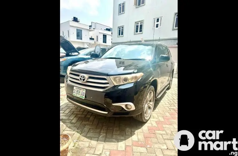 Pre-Owned 2011 Toyota Highlander