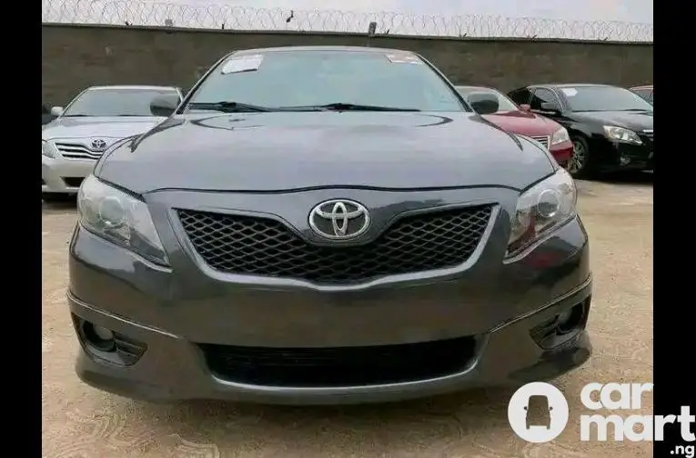 Sound and clean 2010 Toyota Camry SE