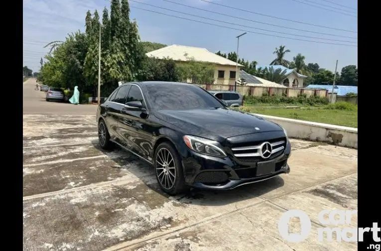 SUPER CLEAN 2015 KEYLESS MERCEDES BENZ C300 - 2