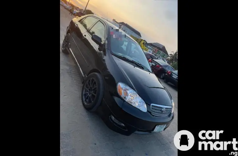 Neatly Nigerian used 2006 Toyota Corolla