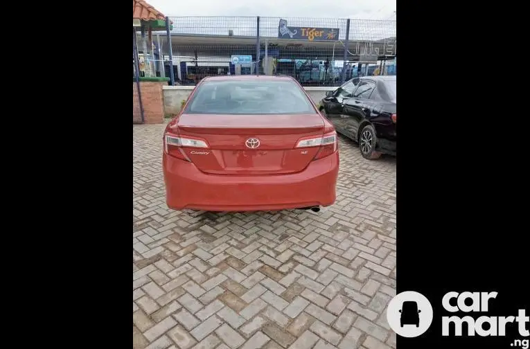 2013 TOYOTA CAMRY SE - 5