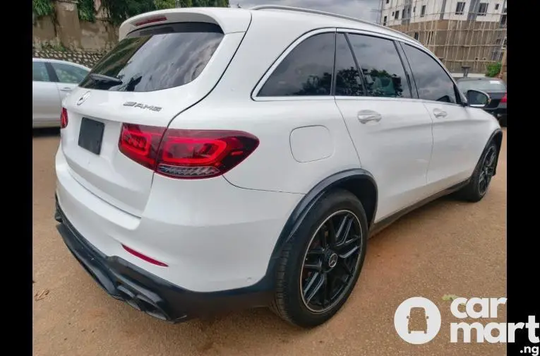 2016 MERCEDES BENZ GLC300 AMG TRIM