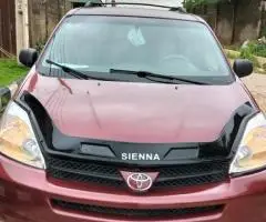 Used Toyota Sienna 2004