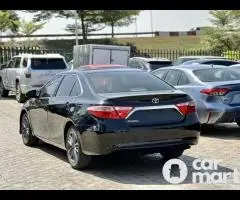 Foreign standard 2016 Toyota Camry SE