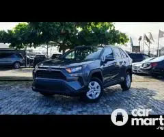Toyota RAV4 LE 2021 foreign used