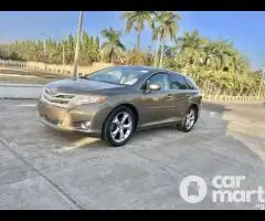 Foreign used 2010 Toyota Venza Full Option