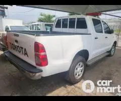 Neatly Nigerian used Toyota Hilux 2012